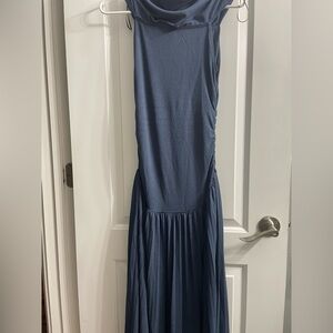 Field Of Dreams Dress in Navy
LIONESS